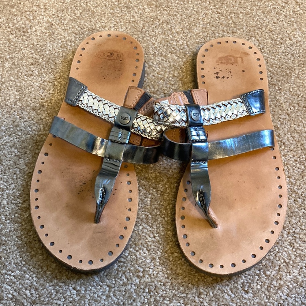 UGG gunmetal silver flip flops